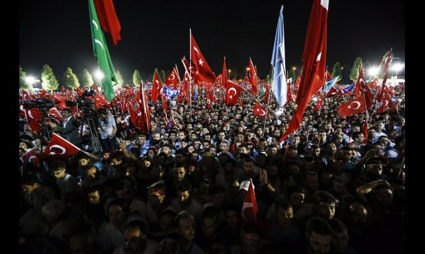 Demokrasi nöbetinin son gününden kareler - Resim: 3