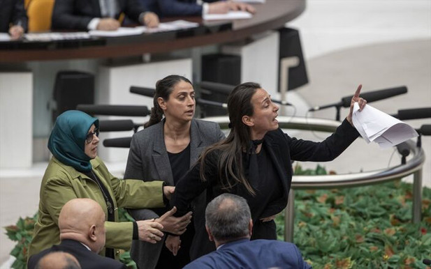 TBMM'de AK Parti ile HDP'li vekiller arasında deprem tartışması - Resim: 0