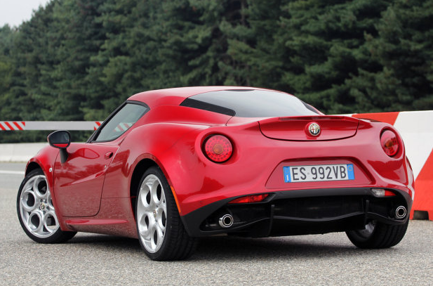 Alfa Romeo 4C Türkiye'ye geliyor - Resim: 2