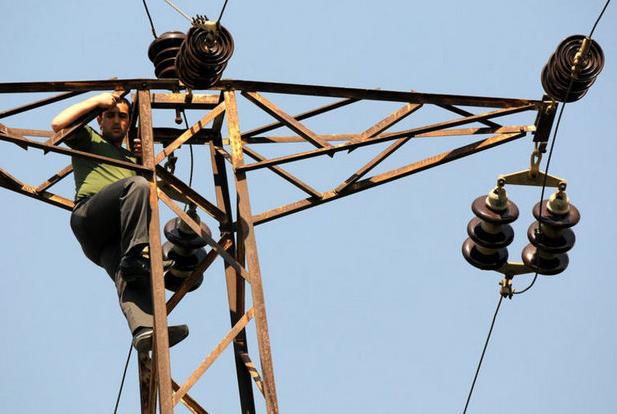 Yüksek gerilim hattında intihar girişimi - Resim: 2