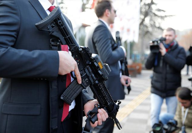 Başbakanlık koruma ekibinde dikkat çeken değişiklik - Resim: 3