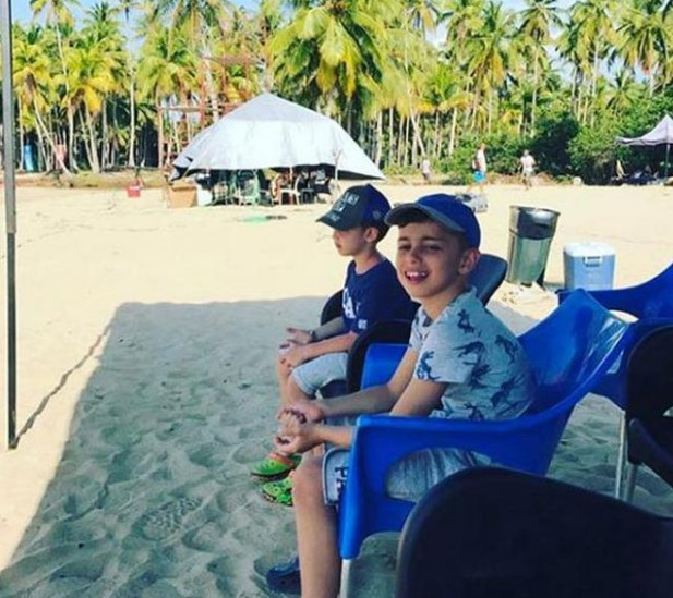 Emina Sandal Dominik'i salladı kaslı fotoğrafı olay oldu - Resim: 3