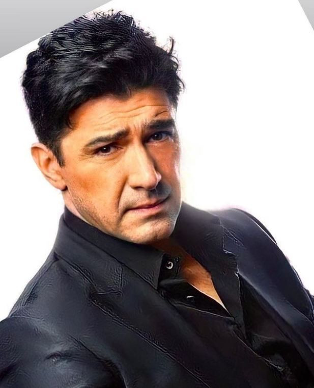 Tarkan'ın Geççek şarkısına Mehter Marşıyla tepki veren Hakan Ural 'asker kaçağı' çıktı! - Resim: 3