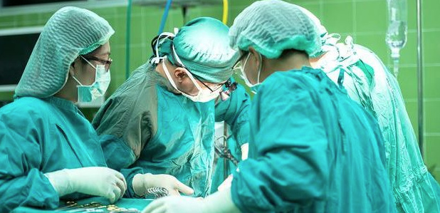 Böyle skandal görülmedi yanlış hastanın beynini açtılar - Resim: 4