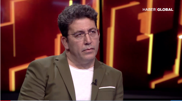 Jülide Ateş'in 40 programında Emre Kınay'dan ilginç 'soyunma' sorusu cevabı - Resim: 3