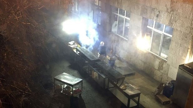 Meclis'i duman altı eden oylama partisi - Resim: 4