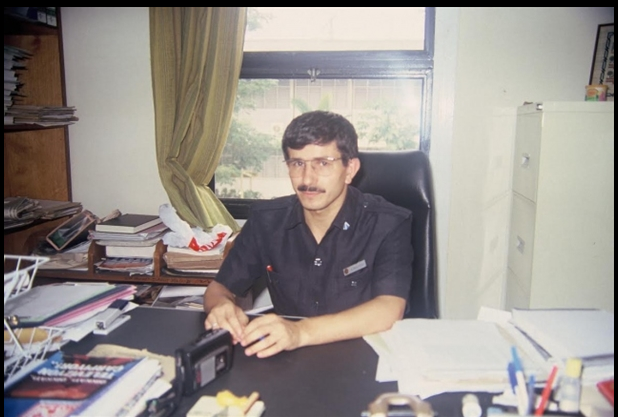 Fotoğraftaki siyasetçiyi tanıdınız mı? - Resim: 1