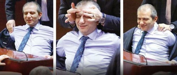 Ak Partili vekillerden Meclis'te masaj arası - Resim: 1