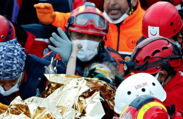 elif perinçek izmir depremi parmak