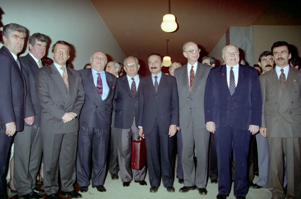 Ölümünün üzerinden 10 yıl geçti İşte Muhsin Yazıcıoğlu'nun en özel fotoğrafları... - Resim: 4