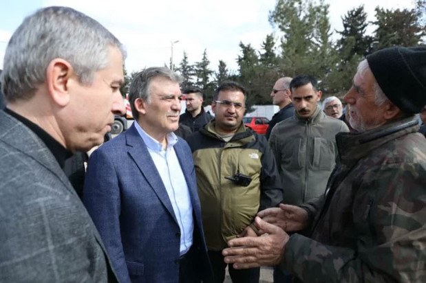 Abdullah Gül deprem bölgesinde: Yaralarımızı hep birlikte saracağız - Resim: 0