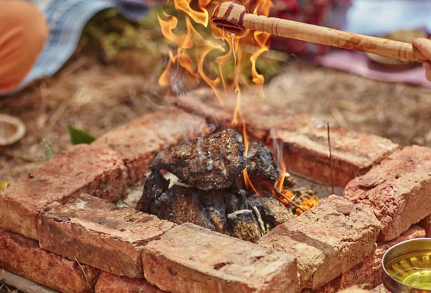 Yok böyle gelenek! Gelinin annesi gerdek gecesini izliyor - Resim: 4