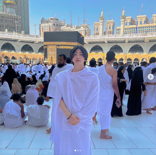 Müslüman oldu Umre'ye gitti Güney Koreli K-Pop Yıldızı Jay Kim pozlarını paylaştı - Resim: 4