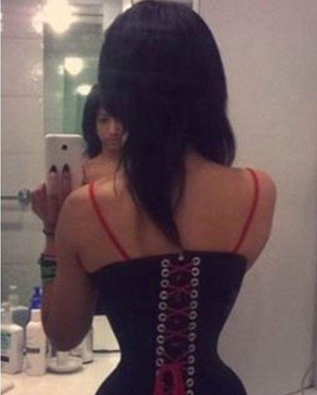 13 yaşından beri korse giyiyor beline bakın - Resim: 3