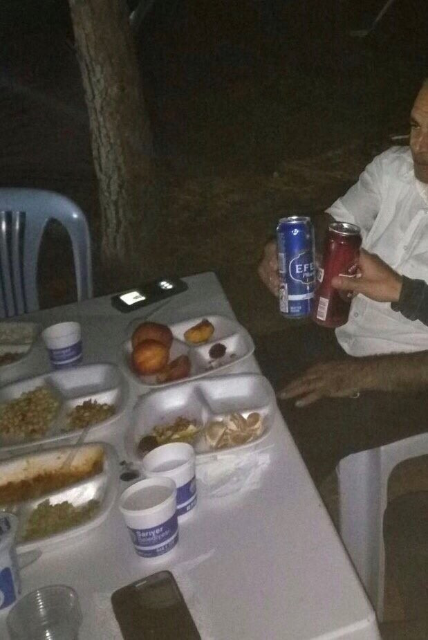 Kim takar içki yasağını CHP'lilerin şehitlikteki skandal görüntüleri - Resim: 4