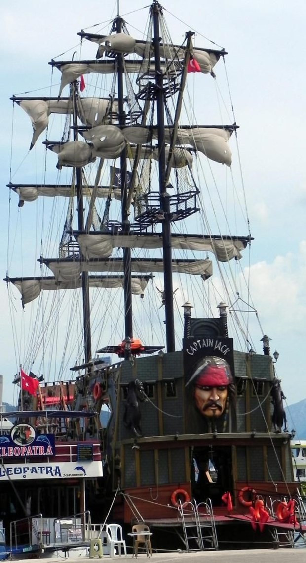 Marmaris'te 'Korsan tekne' kavgası - Resim: 4