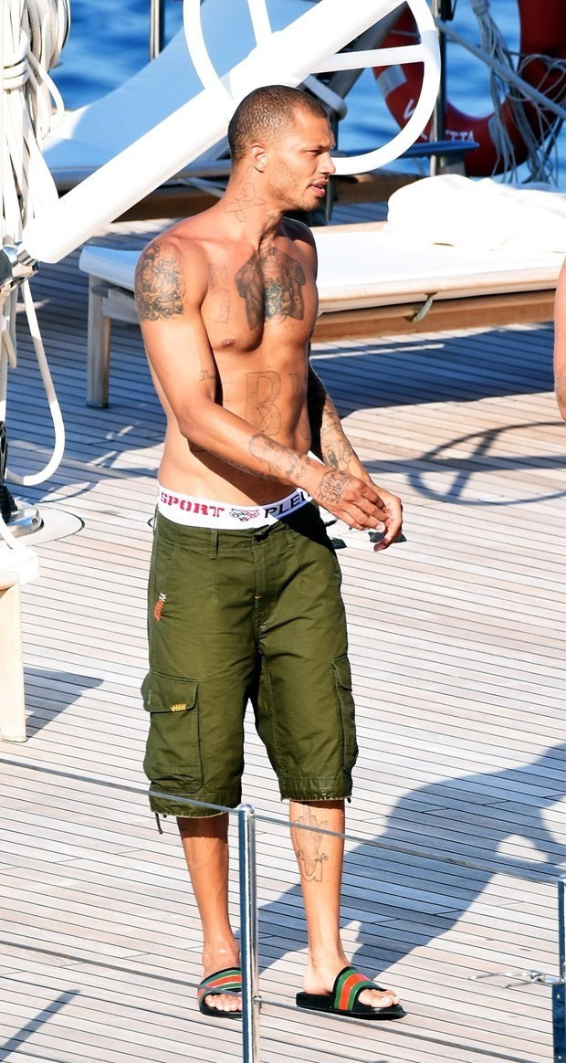 En yakışıklı mahkumdan aldatma eleştirilerine şok cevap - Resim: 2