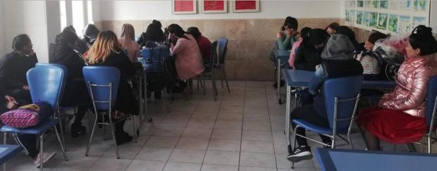 Denizli'de eğlence mekanlarında izinsiz çalışan 20 kadına gözaltı - Resim: 0