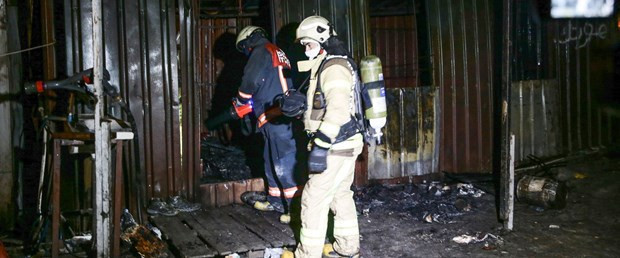 Beylikdüzü'nde yangın faciası! Feci şekilde can verdiler - Resim: 4