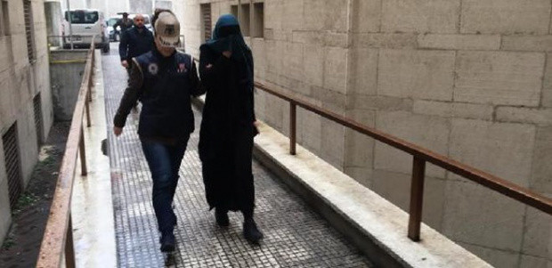 DEAŞ'lı kadın terörist Bursa'da yakalanarak İnterpol'e teslim edildi! - Resim: 0