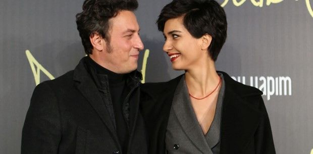 Onur Saylak Tuba Büyüküstün'ü sildi!  - Resim: 3