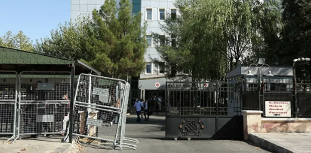 Diyarbakır Çifte Minare önünde öldürülen Tahir Elçi'nin davası 5 yıl sonra başladı - Resim: 0