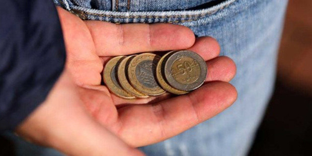 Memur maaşı geçen yıla göre aylık olarak 164 lira kaybetti - Resim: 0