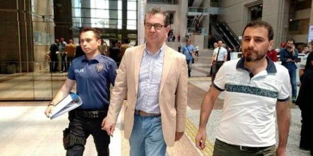 Cumhuriyet gazetesi davasında Kadri Gürsel'in beraatına karar verildi - Resim: 0