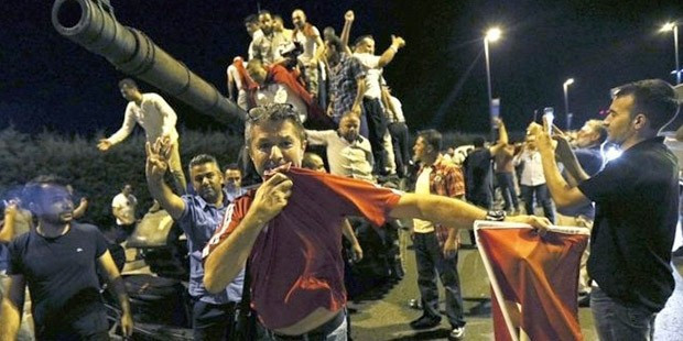 Kurumlara güven anketinde çarpıcı TSK sonuçları  - Resim: 3