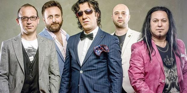 Neden gözlük taktığını yıllar sonra anlattı! Ayna solisti Erhan Güleryüz'ün son halini gören tanıyamadı - Resim: 2