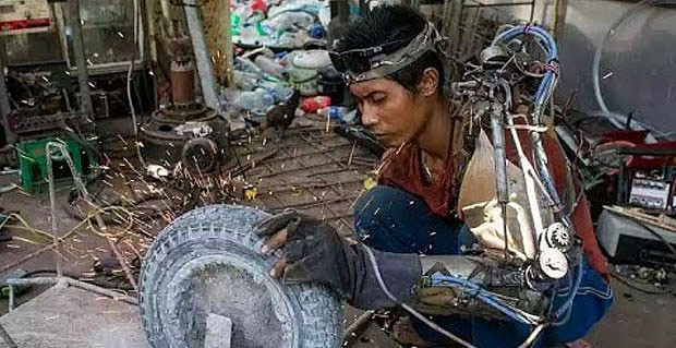 Kendi imkanları ile biyonik kol yaptı - Resim: 2