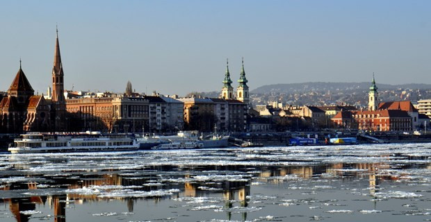 Tuna nehri dondu! - Resim: 1