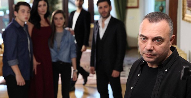 Eşkıya Dünyaya Hükümdar Olmaz'a 5 bomba transfer 1 ayrılık - Resim: 1