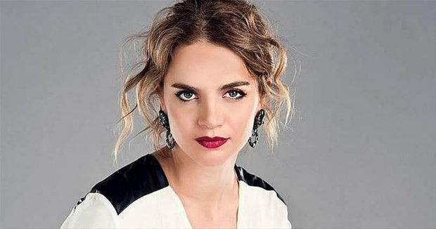 Tuğçe Kazaz'ın o paylaşımı olay oldu! - Resim: 1