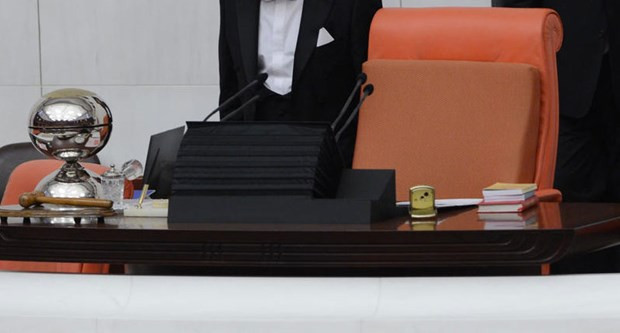 İşte Deniz Baykal'ın 6 katip üyesi - Resim: 4