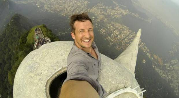 Erkekler daha çok selfie çekiyor - Resim: 1