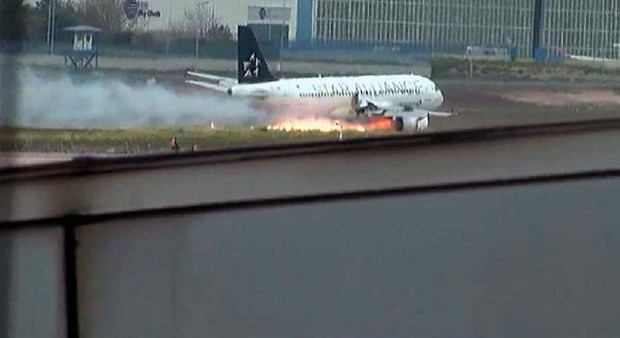 Alev alan THY uçağından kareler - Resim: 4