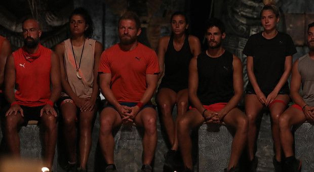 TV8 Survivor'da Aşk itirafı olay oldu Acun Ilıcalı'dan müdahale geldi - Resim: 1