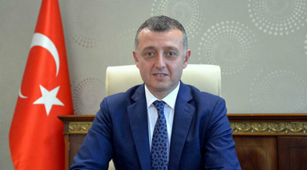 Tahir Büyükakın aslen nereli eşi ve çocukları kimdir-biyoğrafisi - Resim: 1