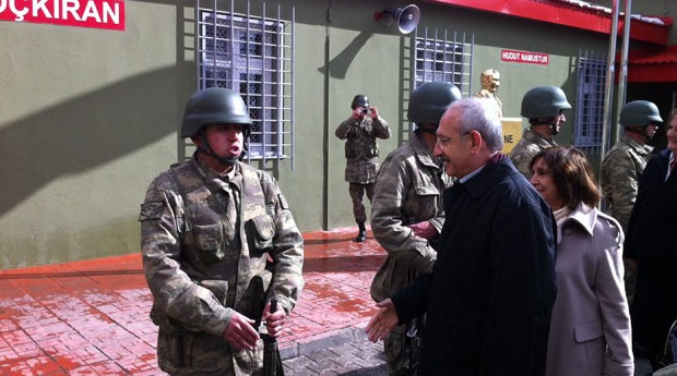 Kılıçdaroğlu Mehmetçikle sınırda bayramlaştı! - Resim: 2