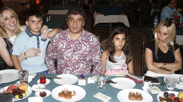 İbrahim Erkal'dan çengelli iğne açıklaması: Moda getirdim - Resim: 3