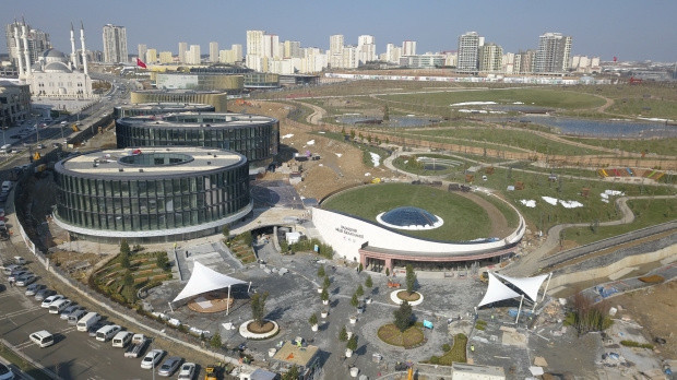 İstanbul'un en büyüğü Başakşehir Millet Kıraathanesi hizmete açıldı - Resim: 1