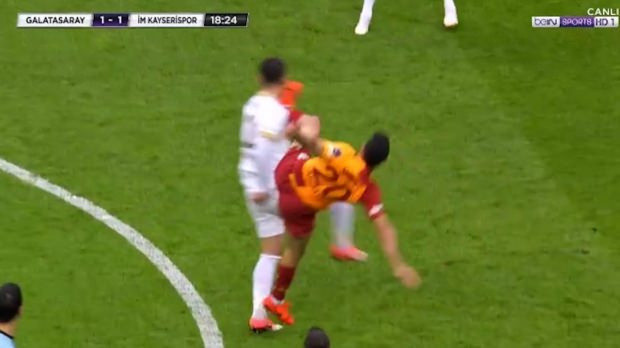 Dilmen: G.Saray kırmızı kart görmeliydi - Resim: 0