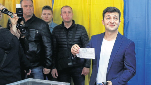 Ukrayna Devlet Başkanı Vladimir Zelenskiy seçimi kazandı Türkiye'ye uçtu - Resim: 2
