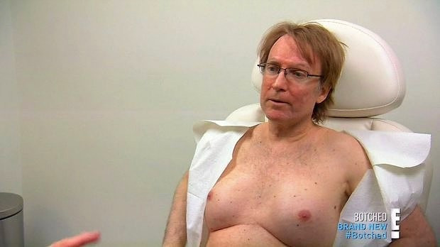 Adamın yaptığı bak! İddiaya girdi silikon göğüs taktırdı - Resim: 4