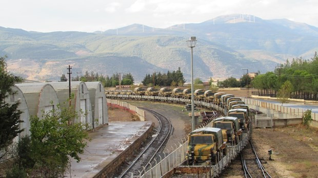 Askeri sevkiyat devam ediyor - Resim: 1