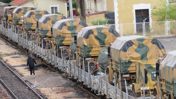 Askeri sevkiyat devam ediyor - Resim: 2