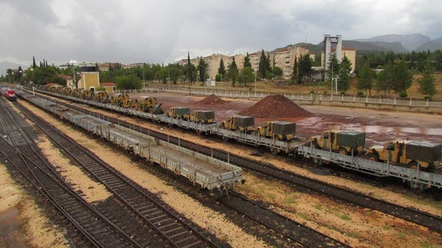 Askeri sevkiyat devam ediyor - Resim: 3