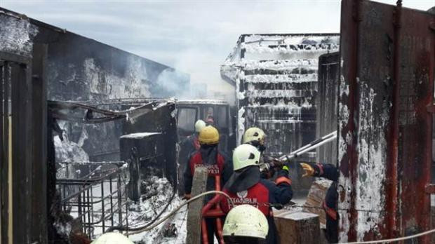 İstanbul'da kimyasal yüklü TIR'larda yangın - Resim: 2