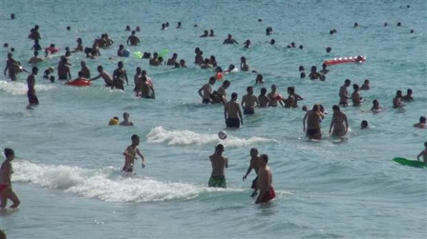 Bodrum,Marmaris ve Didim'de sahiller doldu taştı - Resim: 2